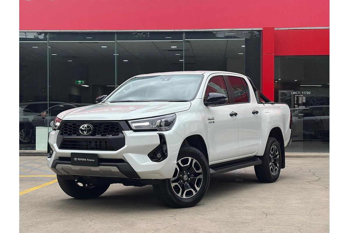 2024 Toyota Hilux SR5 GUN126R