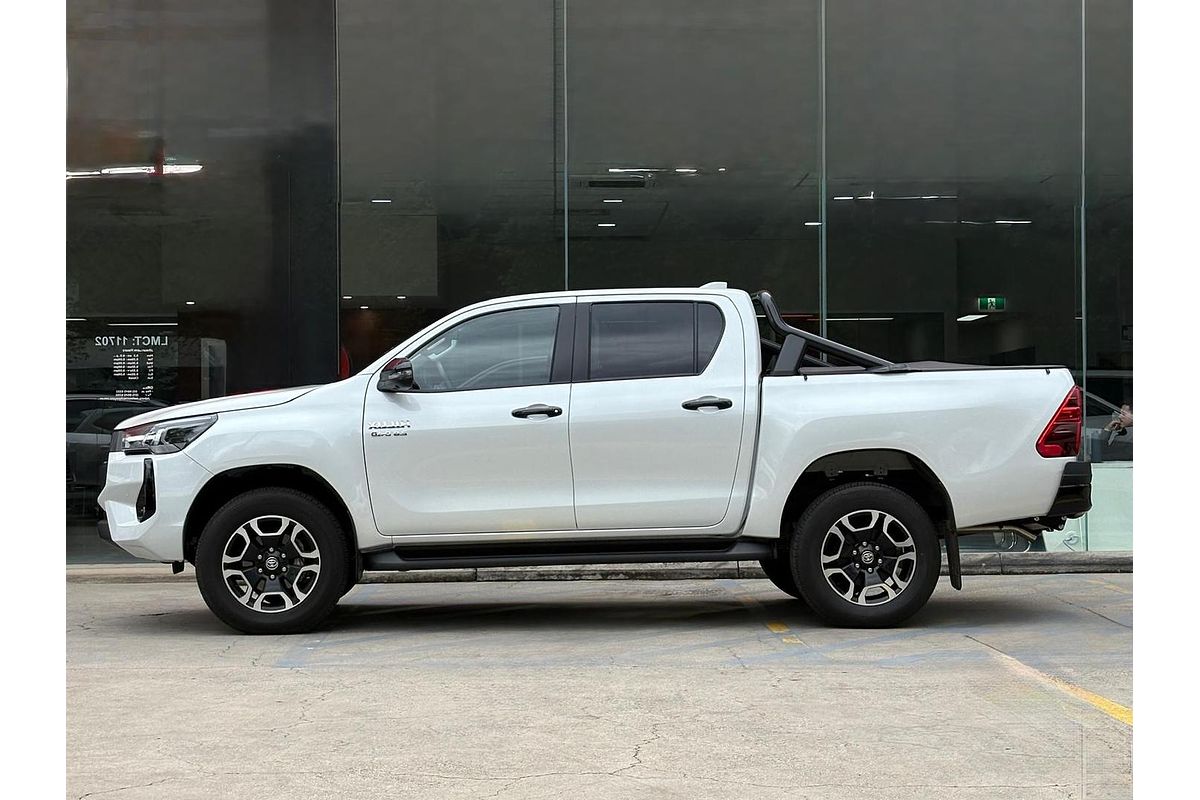 2024 Toyota Hilux SR5 GUN126R