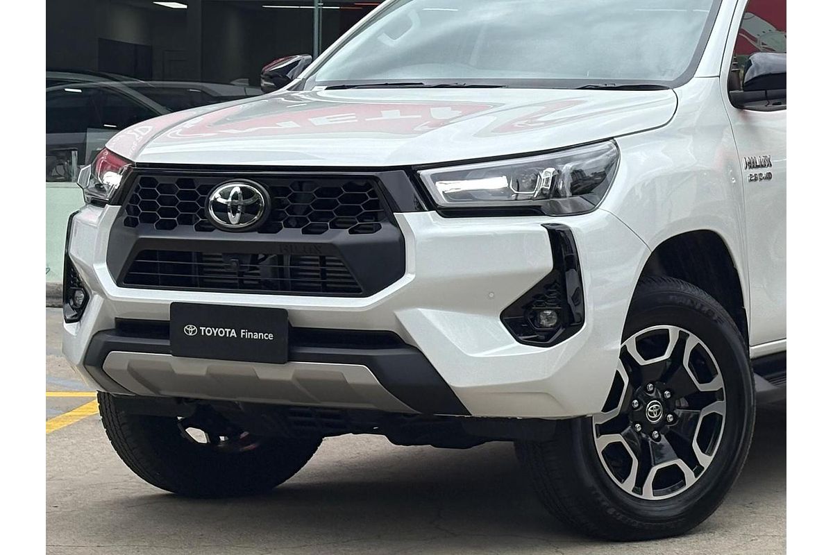 2024 Toyota Hilux SR5 GUN126R