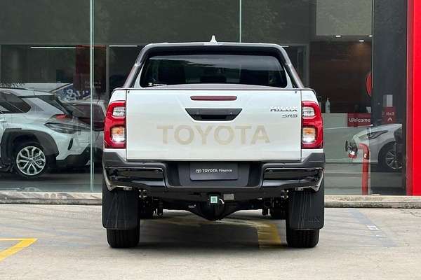 2024 Toyota Hilux SR5 GUN126R
