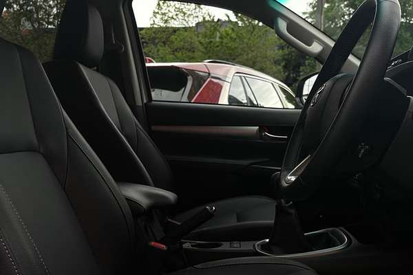 2024 Toyota Hilux SR5 GUN126R