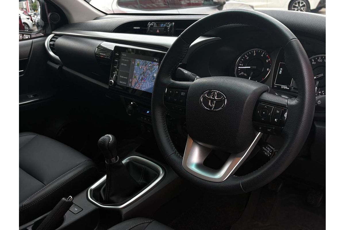 2024 Toyota Hilux SR5 GUN126R