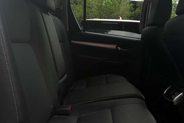 2024 Toyota Hilux SR5 GUN126R