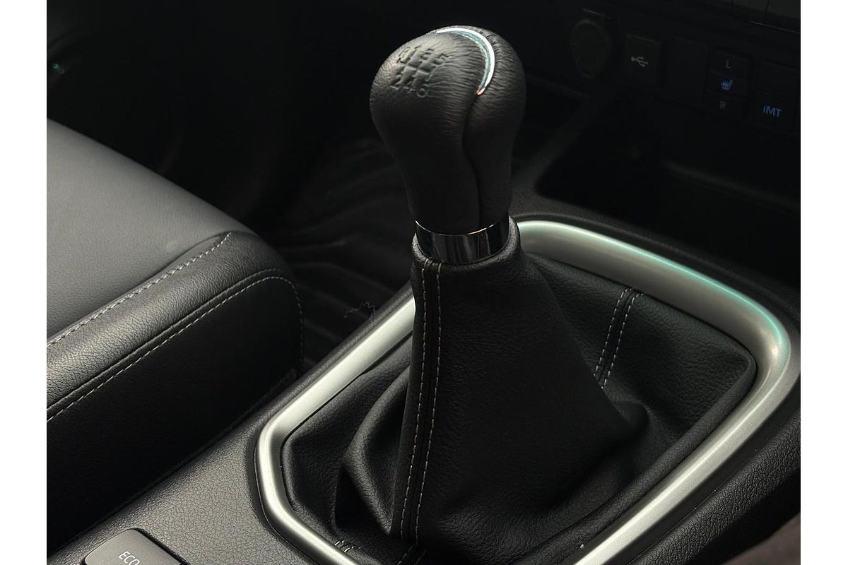 2024 Toyota Hilux SR5 GUN126R