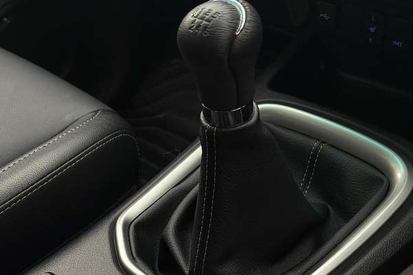 2024 Toyota Hilux SR5 GUN126R