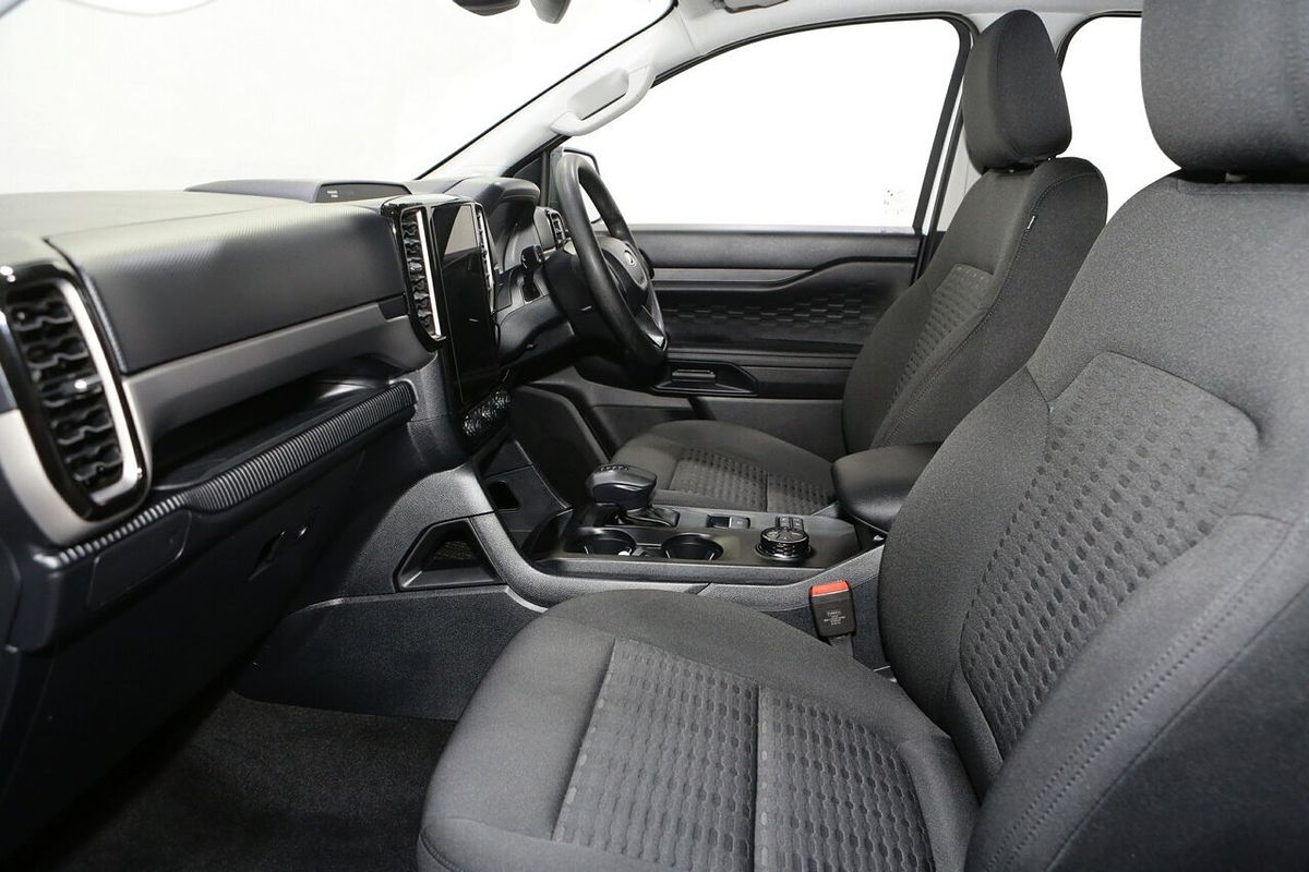 2024 Ford Everest Ambiente 2.0L