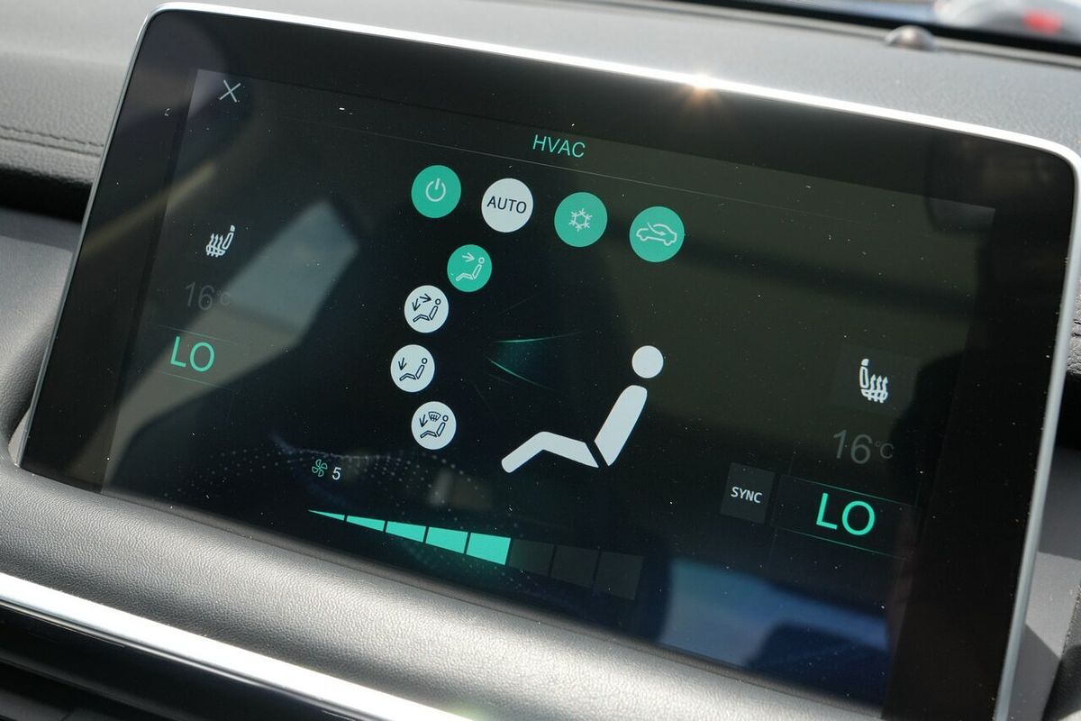 2020 MG HS Essence SAS23