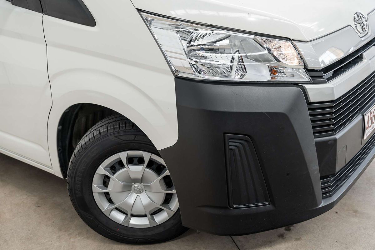 2022 Toyota Hiace Commuter GDH322R ELWB High Roof
