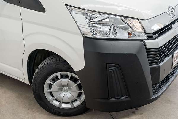 2022 Toyota Hiace Commuter GDH322R ELWB High Roof