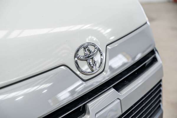 2022 Toyota Hiace Commuter GDH322R ELWB High Roof