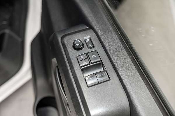 2022 Toyota Hiace Commuter GDH322R ELWB High Roof