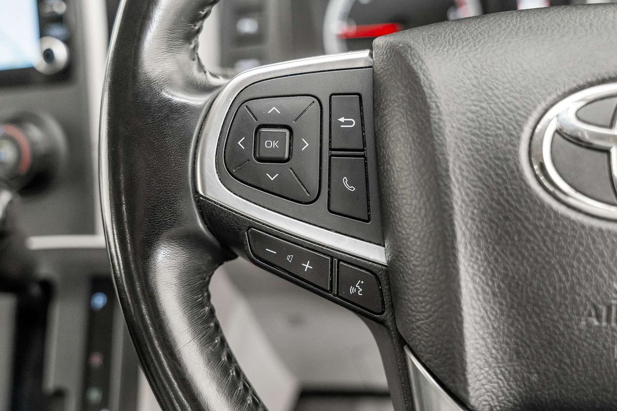 2022 Toyota Hiace Commuter GDH322R ELWB High Roof