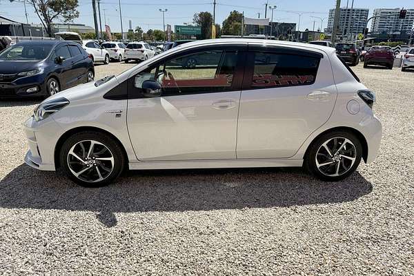 2019 Toyota VITZ F (HYBRID) NHP130