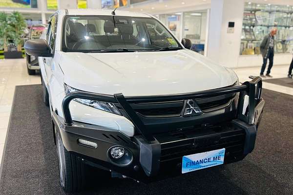 2021 Mitsubishi Triton GLX ADAS MR 4X4