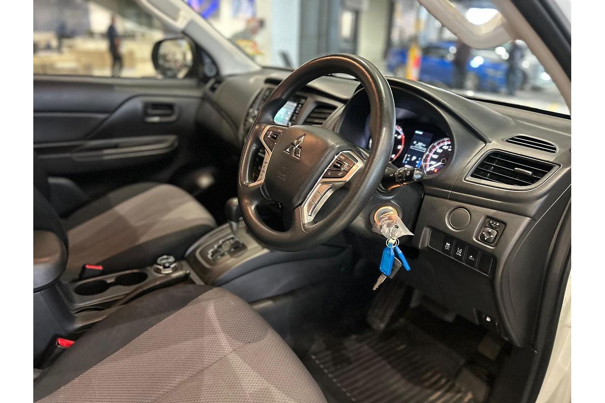 2021 Mitsubishi Triton GLX ADAS MR 4X4