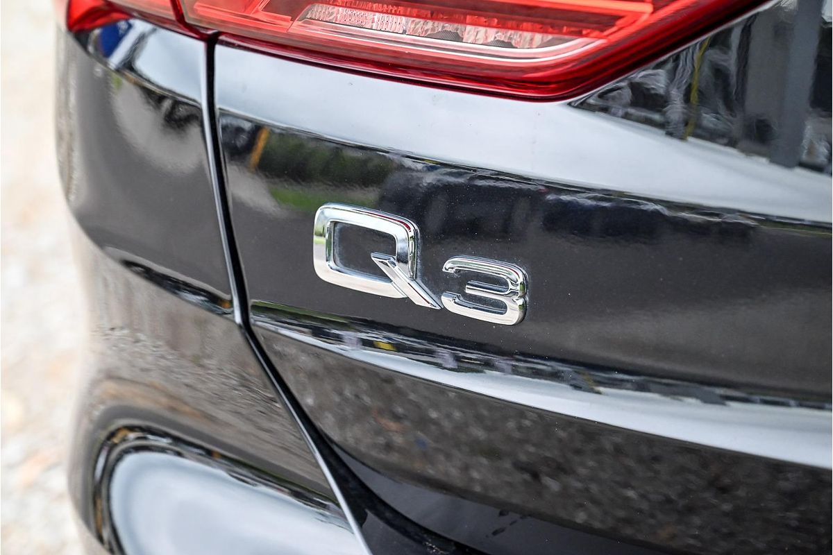 2021 Audi Q3 40 TFSI S line F3