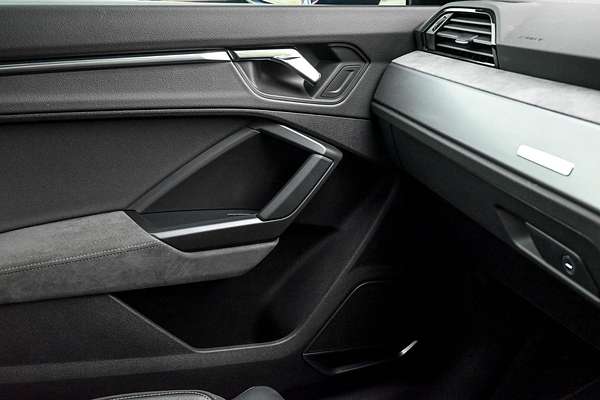 2021 Audi Q3 40 TFSI S line F3