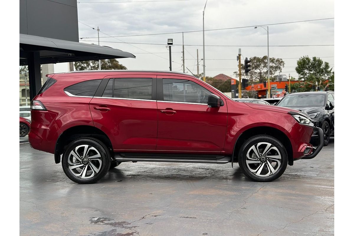 2022 Isuzu MU-X LS-T