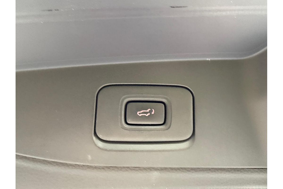 2022 Isuzu MU-X LS-T