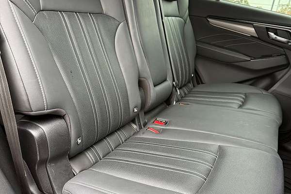 2022 Isuzu MU-X LS-T