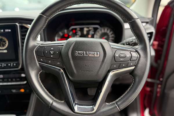 2022 Isuzu MU-X LS-T