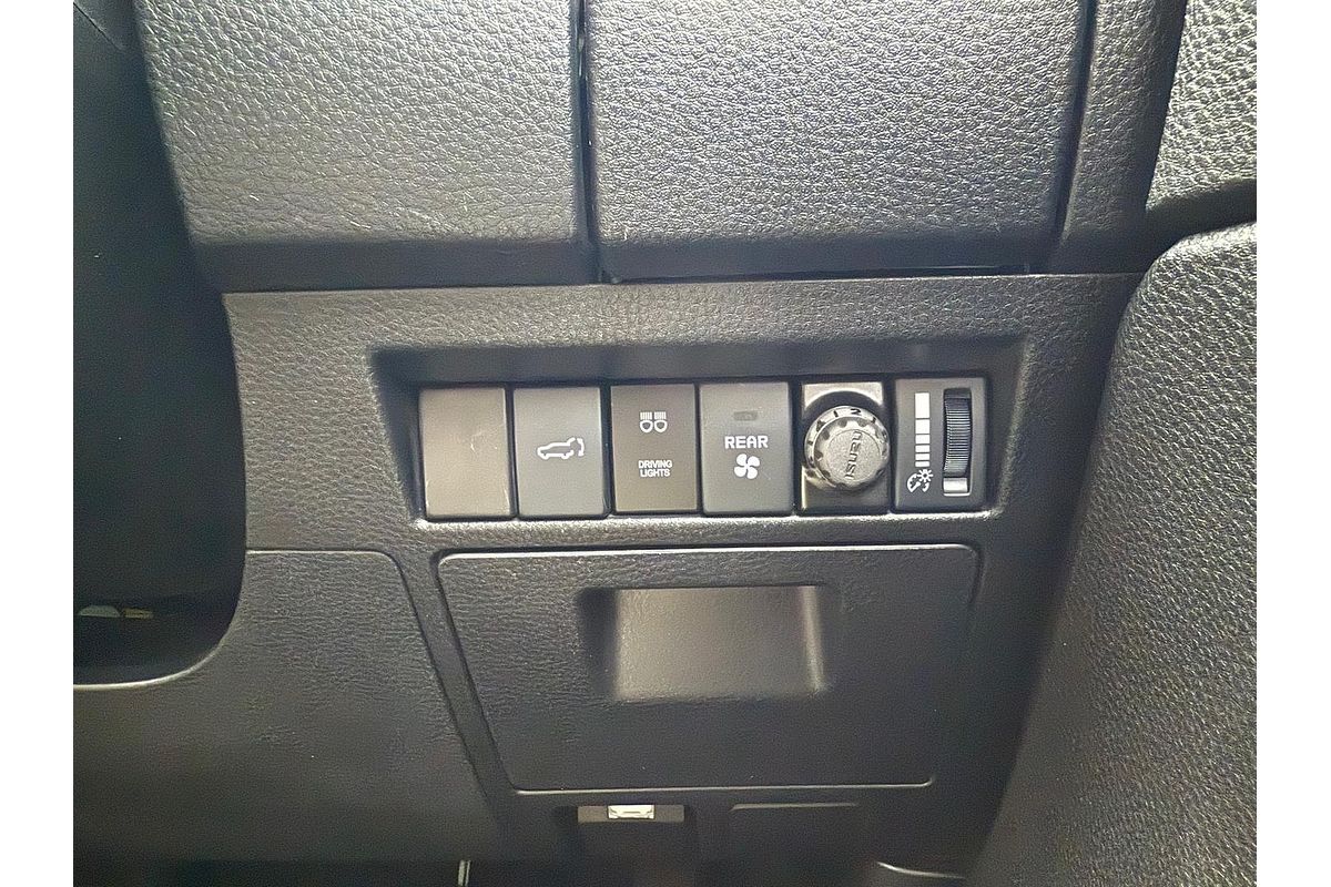 2022 Isuzu MU-X LS-T