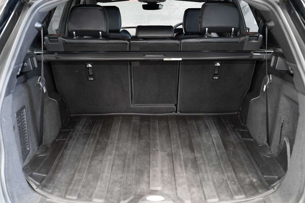 2023 Land Rover Discovery Sport P250 Dynamic SE L550