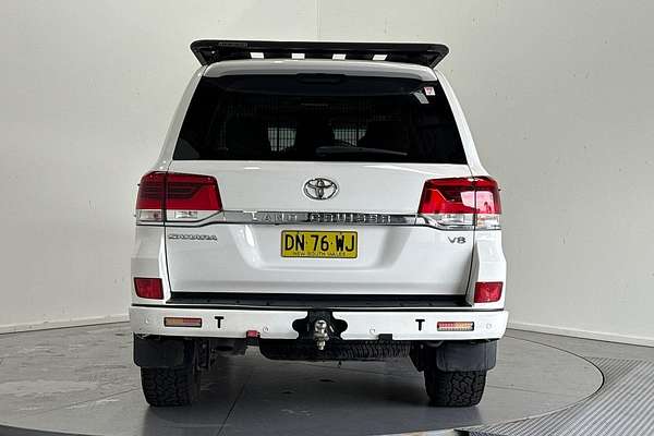 2016 Toyota Landcruiser Sahara VDJ200R