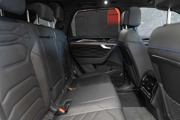 2024 Volkswagen Touareg R RC