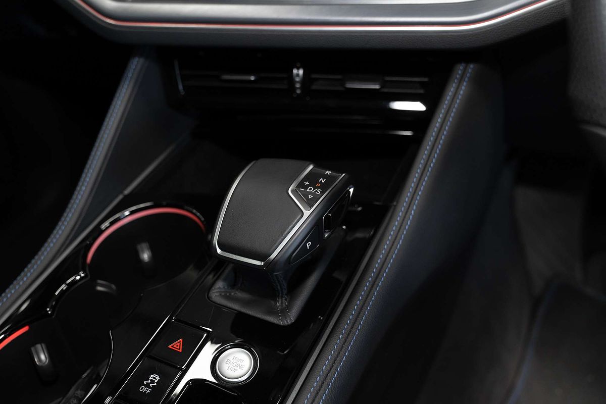 2024 Volkswagen Touareg R RC