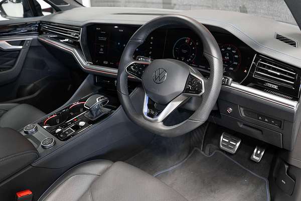 2024 Volkswagen Touareg R RC