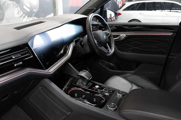 2024 Volkswagen Touareg R RC