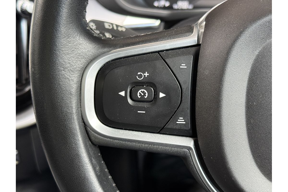 2018 Volvo XC60 T5 Momentum