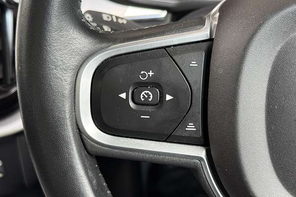 2018 Volvo XC60 T5 Momentum