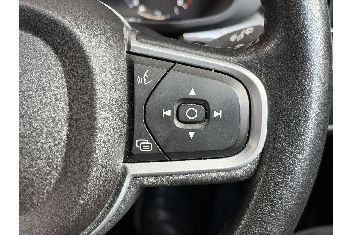 2018 Volvo XC60 T5 Momentum