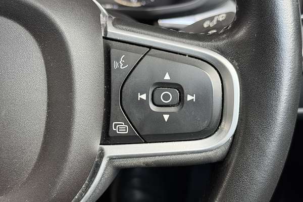 2018 Volvo XC60 T5 Momentum