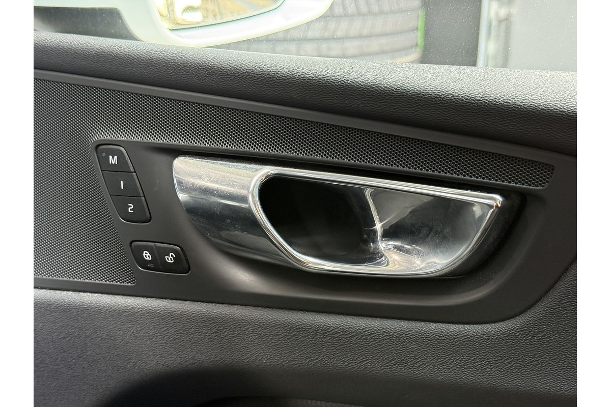 2018 Volvo XC60 T5 Momentum