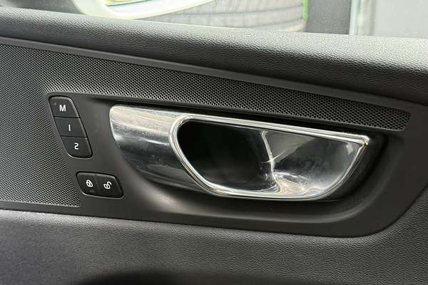 2018 Volvo XC60 T5 Momentum