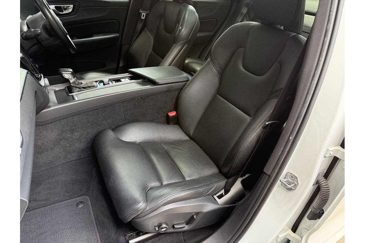 2018 Volvo XC60 T5 Momentum