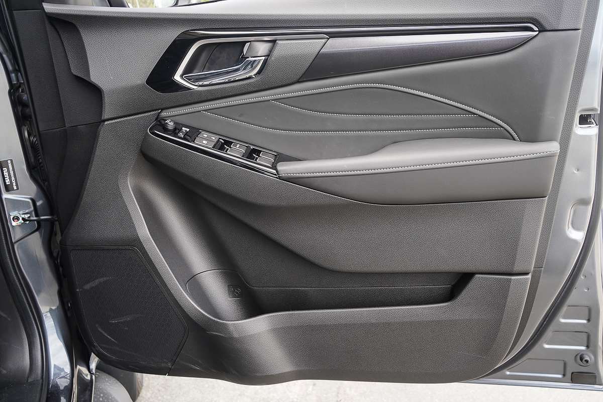 2025 Isuzu MU-X LS-T