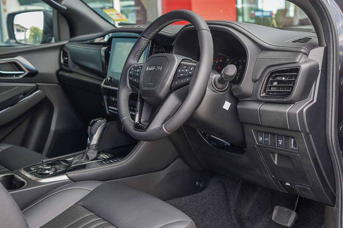 2025 Isuzu MU-X LS-T