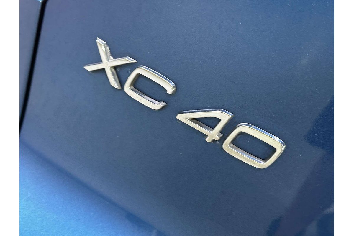 2018 Volvo XC40 T5 R-Design Launch Edition