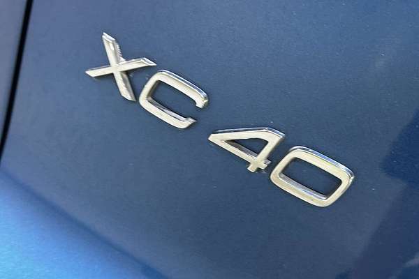 2018 Volvo XC40 T5 R-Design Launch Edition