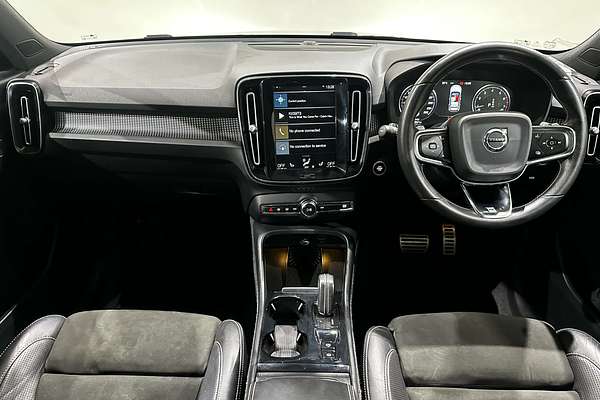 2018 Volvo XC40 T5 R-Design Launch Edition