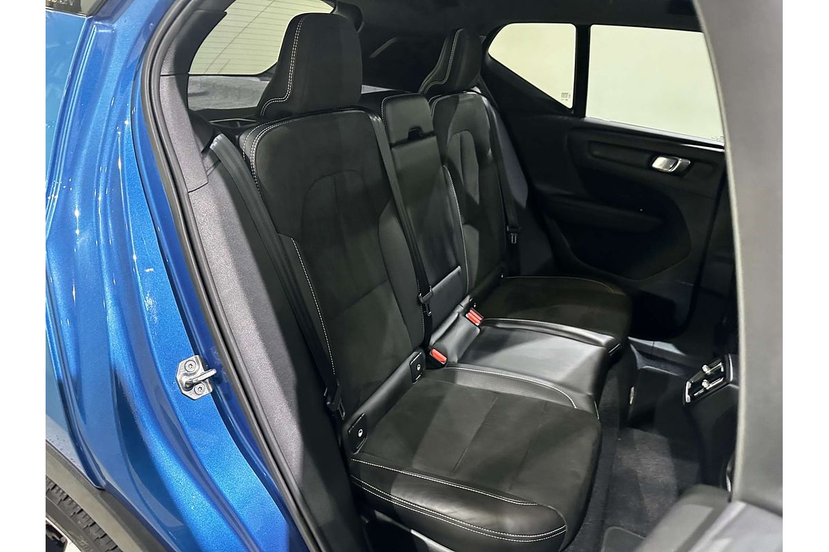 2018 Volvo XC40 T5 R-Design Launch Edition