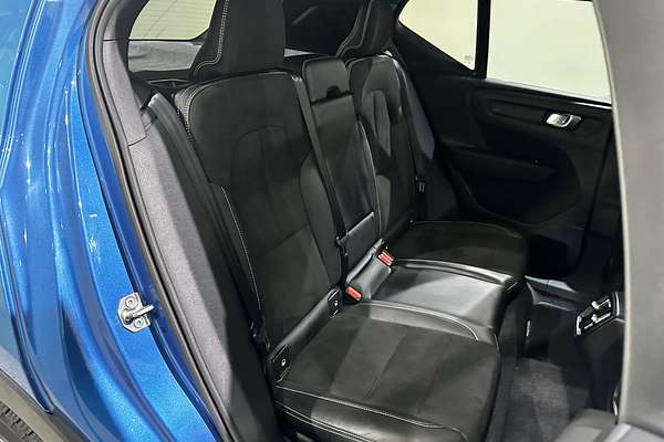 2018 Volvo XC40 T5 R-Design Launch Edition