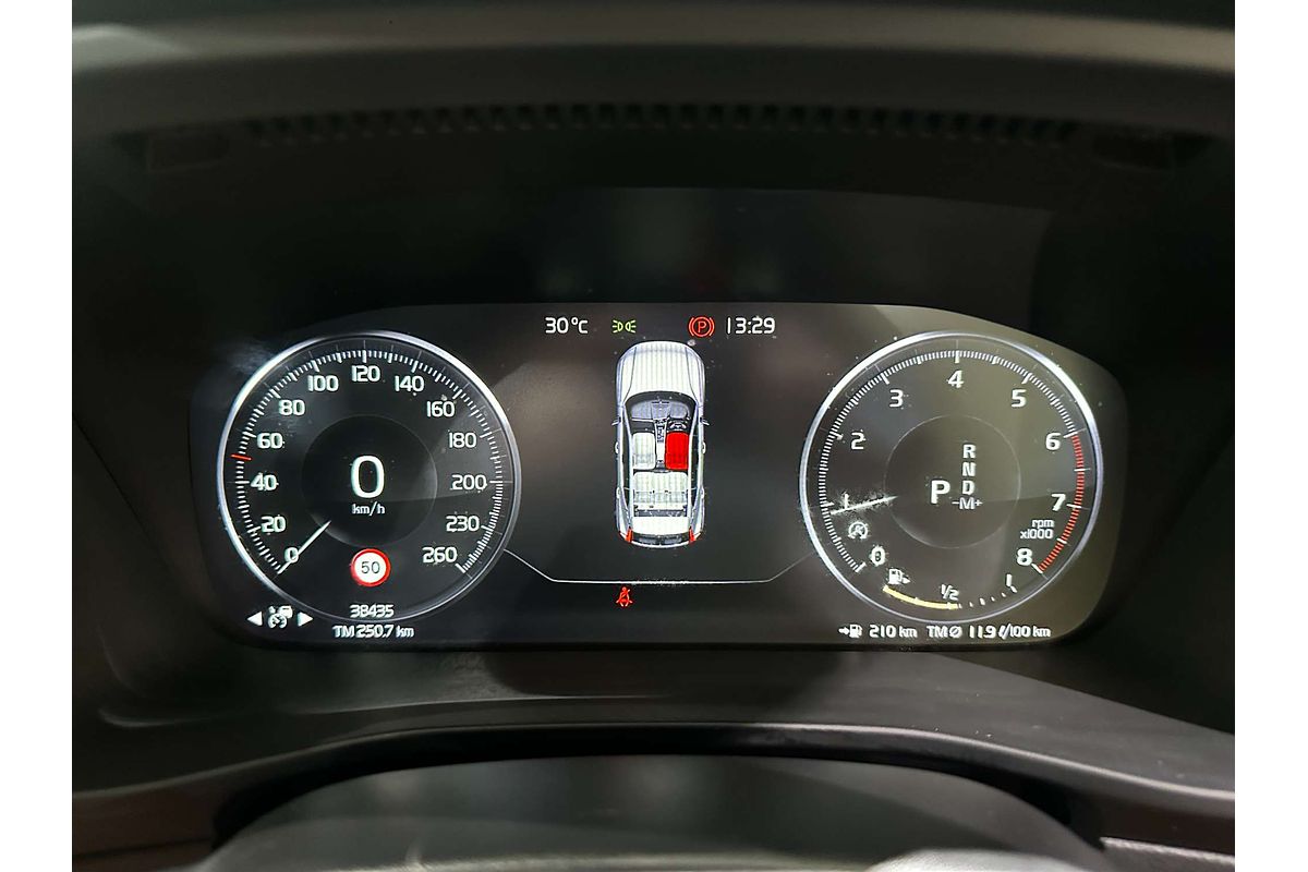 2018 Volvo XC40 T5 R-Design Launch Edition