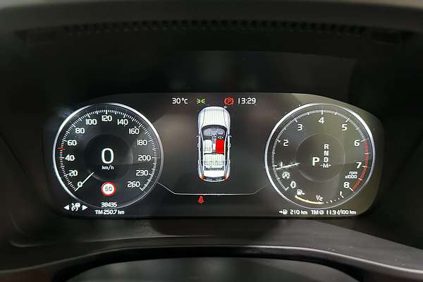 2018 Volvo XC40 T5 R-Design Launch Edition