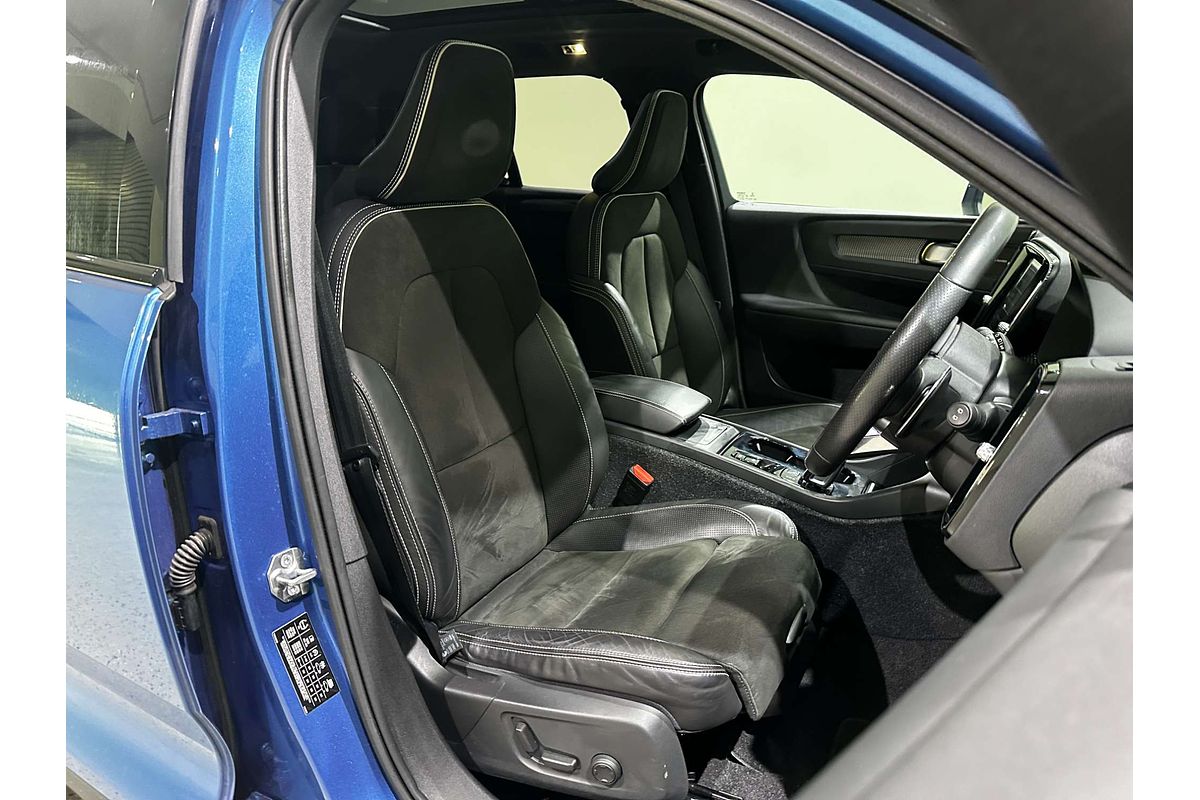 2018 Volvo XC40 T5 R-Design Launch Edition