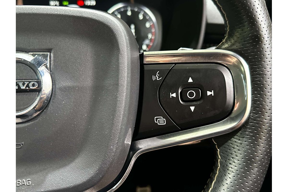 2018 Volvo XC40 T5 R-Design Launch Edition